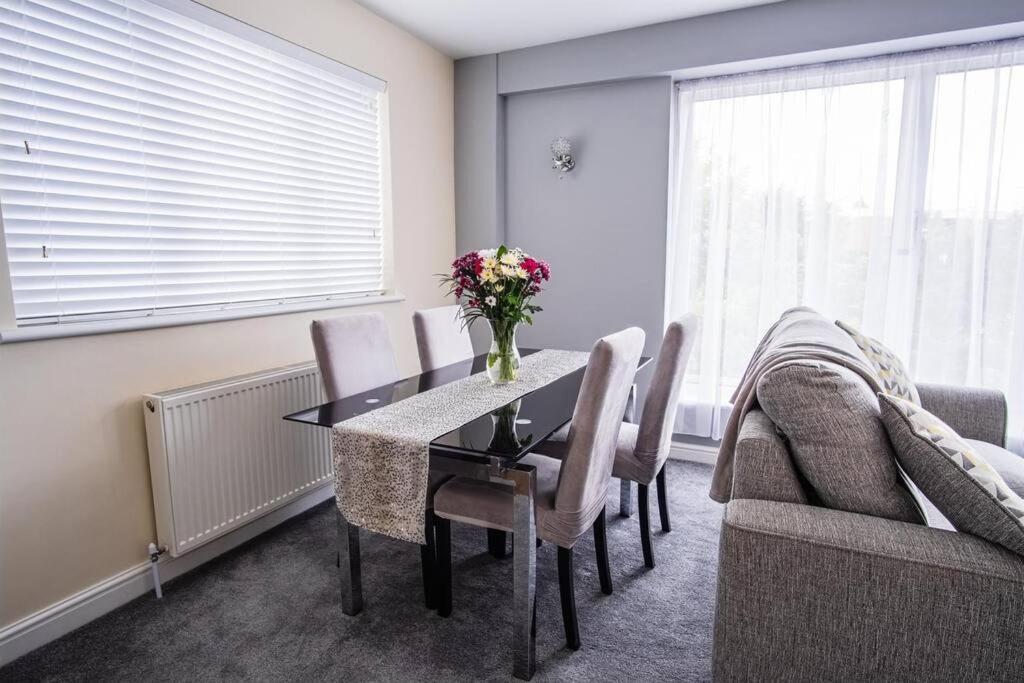 Tallets Apartment With Balcony & Parking Tewkesbury Zewnętrze zdjęcie