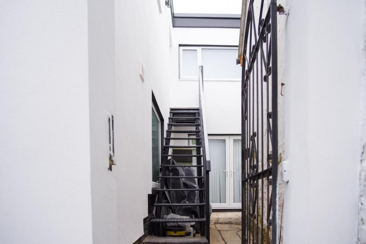 Tallets Apartment With Balcony & Parking Tewkesbury Zewnętrze zdjęcie